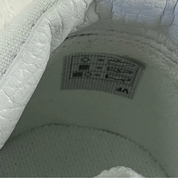 Vans Women's Size 8 Old Skool Skate Shoe White Classic Canvas Low Top Sneakers - Picture 9 of 10